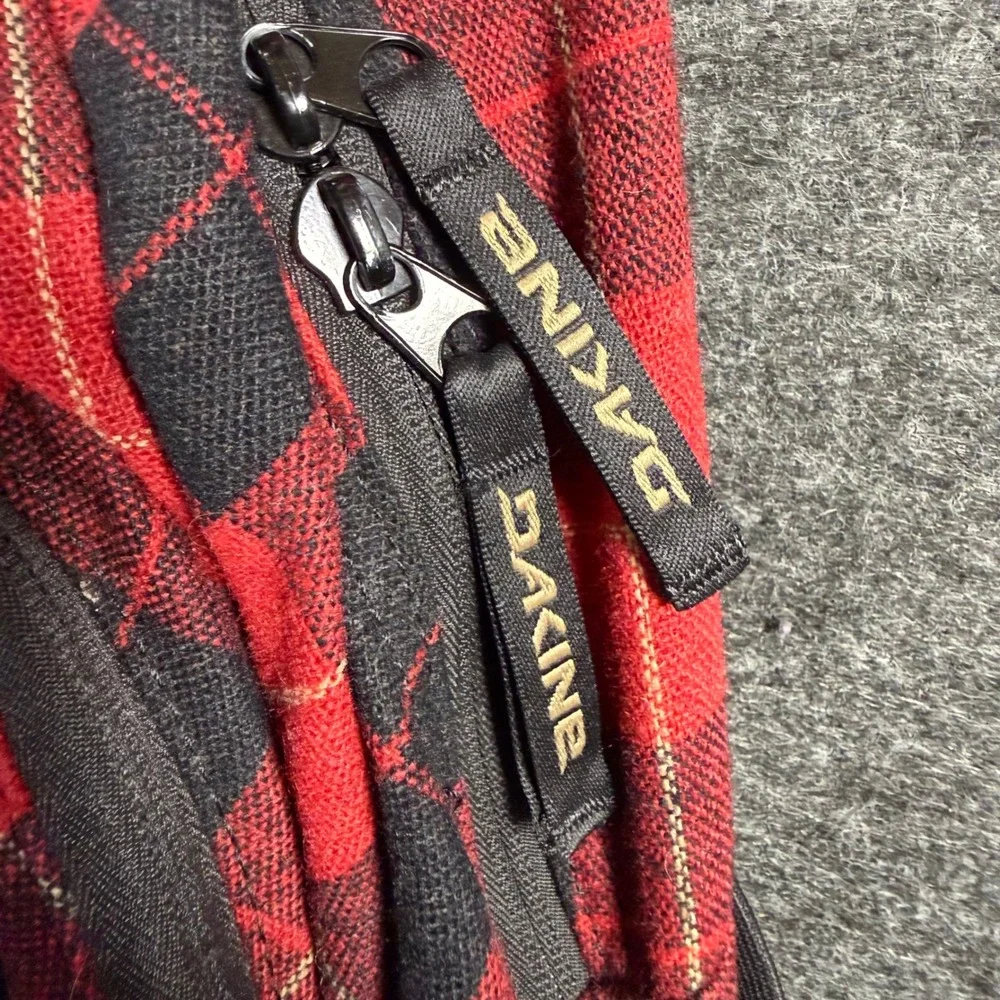 Dakine Red Black Plaid Backpack Laptop Sleeve Sternum Strap Skater Daypack